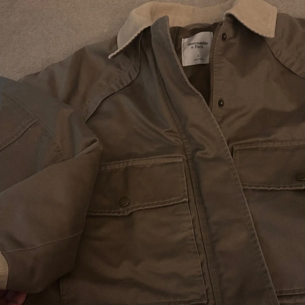 Abercrombie & Fitch Brown Jacket with Cream Collar - Picture 3 of 3